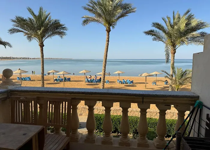 صف اول بحر قريه بلاجيو Apartment